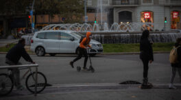 Barcelona avala el casco obligatorio para circular en patinete a partir de febrero de 2025