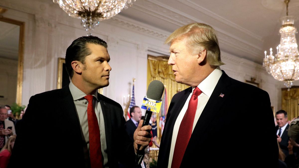 Trump elige al presentador de FOX News Pete Hegseth como secretario de Defensa de EEUU