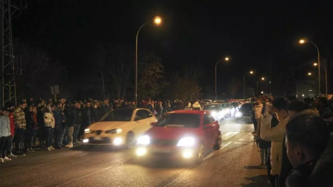 Nueva quedada multitudinaria de coches en un polígono de Santiago con más de 200 vehículos