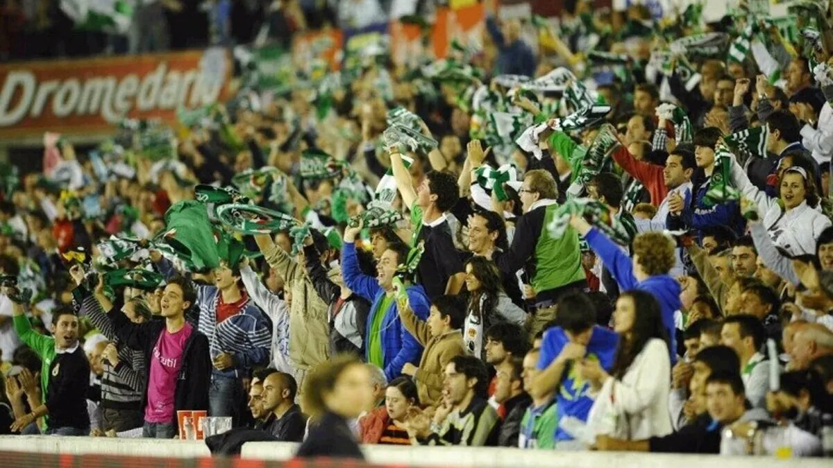 Las peñas del Racing de Santander reúnen más de ocho toneladas de ayuda para Algemesí