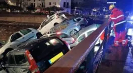 La riada de Cadaqués (Gerona) arrastra 32 coches durante las lluvias de la madrugada