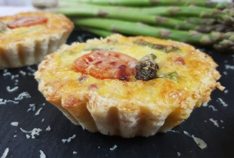 Tartaletas de espárragos, endivia y pavo: un plato sencillo y fácilmente digerible