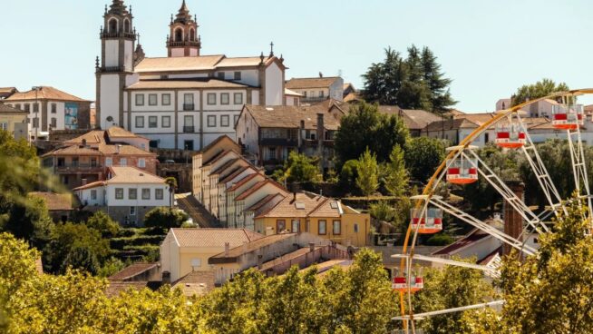 El pueblo de Portugal que está a una hora de España y triunfa por sus platos estrella