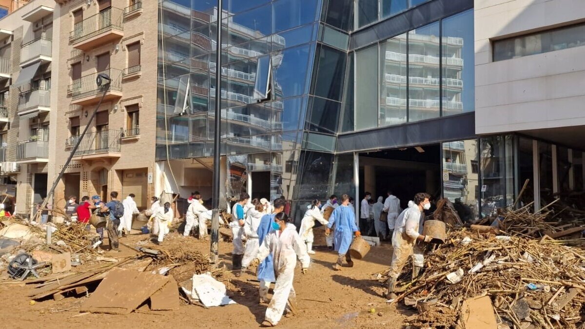 La web que surgió de un grupo de WhatsApp y organiza a miles de voluntarios por la DANA