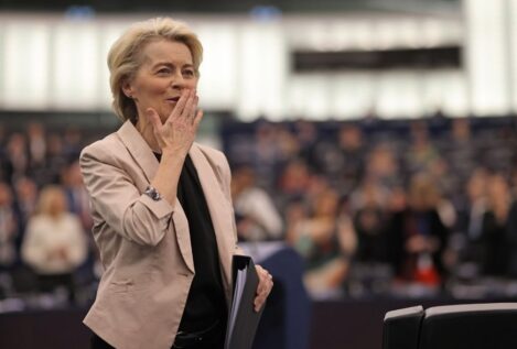 La Eurocámara da luz verde al nuevo Ejecutivo de Von der Leyen con el 'no' del PP