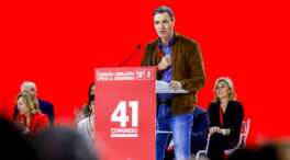 Sánchez amenaza con resistir frente a las «mentiras y ataques»: «Ni un paso atrás»