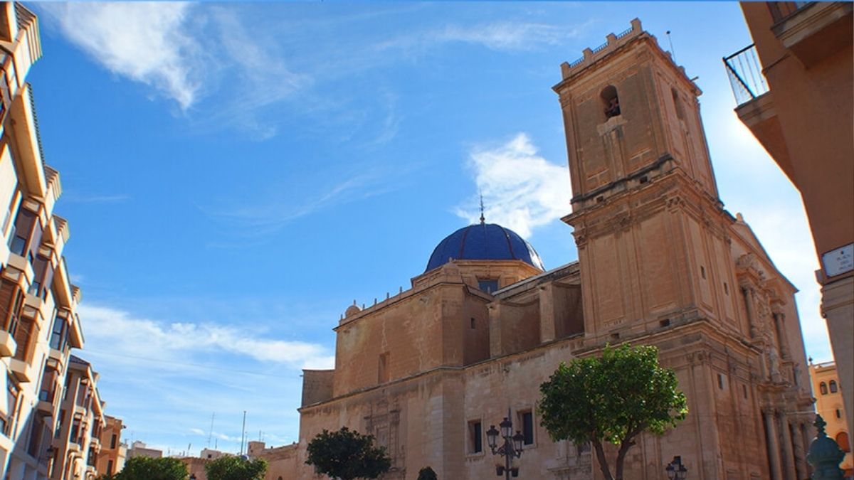 Detienen a cuatro menores yihadistas en Elche que planeaban atentar contra la Basílica