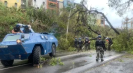 Evacuados a la isla de Reunión 27 españoles residentes en Mayotte tras el paso del ciclón