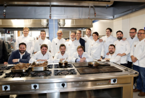 Varios chefs con Estrella Michelin celebran con Almeida la comida solidaria de Provacuno