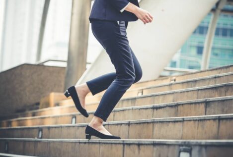 El ejercicio intenso y breve reduce casi a la mitad el riesgo cardiovascular en mujeres