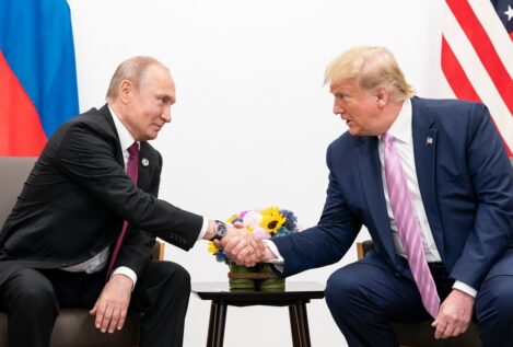 Rusia afirma que «varios países» se ofrecieron para acoger una reunión entre Putin y Trump