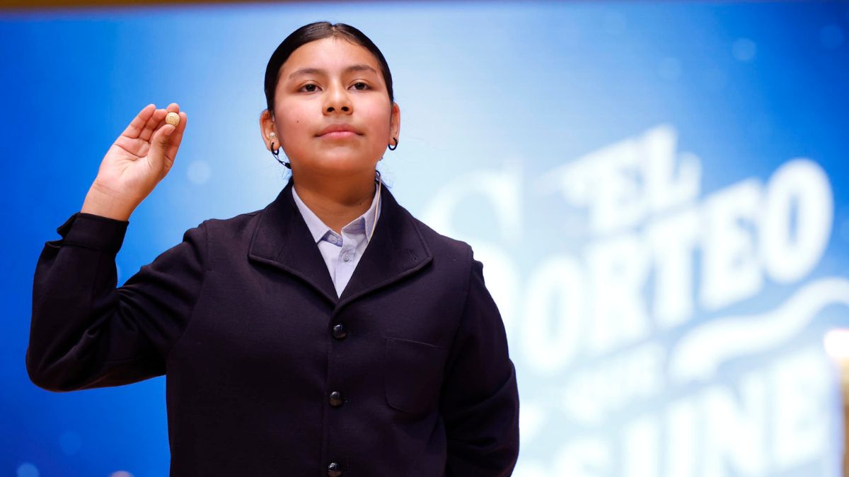 Una niña de San Ildefonso canta por error un ‘segundo gordo’: «Me lo ha dicho un chico»