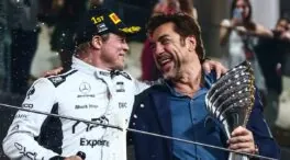 Javier Bardem subió al pódium del GP de Abu Dhabi de F1 tras la victoria (ficticia) de Brad Pitt