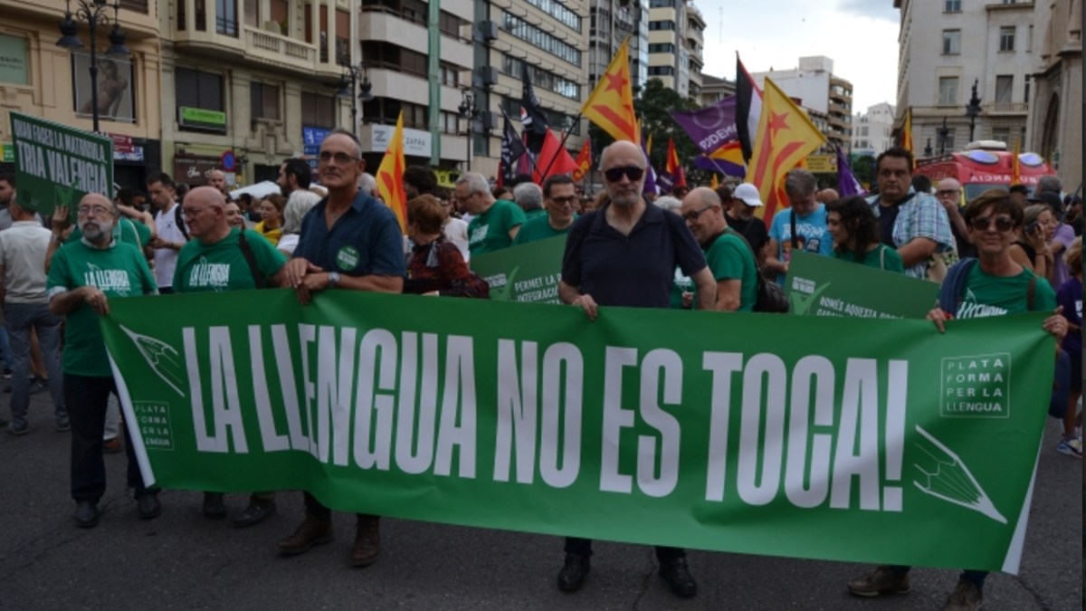 Crece el activismo contra el español en Cataluña: las quejas suben un 500%