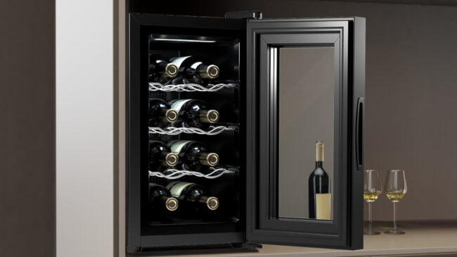 La vinoteca más buscada de Cecotec hunde su precio en Amazon con un descuento del 53%