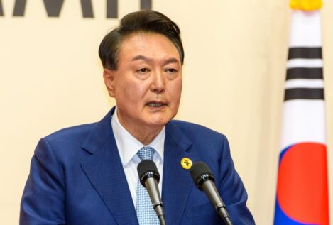 El presidente de Corea del Sur declara la ley marcial y envía a los militares al Parlamento