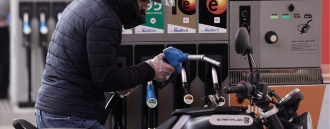 La inflación repunta cuatro décimas en diciembre, al 2,8%, por los carburantes