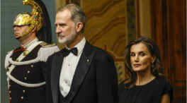 La cena de gala de los Reyes, al detalle: el truco de Letizia para no beber alcohol y su brazalete