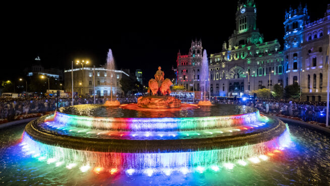 Madrid no hará cambios en el Orgullo y Almeida se desmarca de la «polémica de banderas»