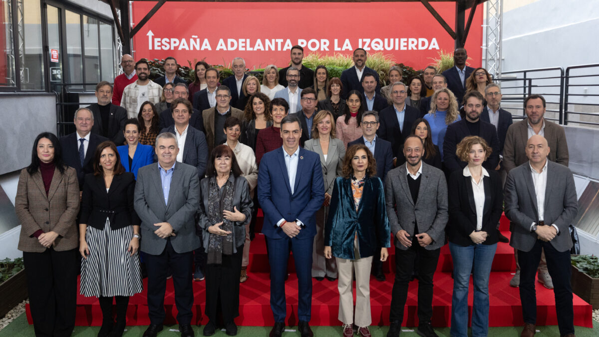 Las prostitutas retratan al PSOE por decidir expulsar a sus puteros: «Se quedan sin partido»