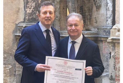Javier Cremades recibe el post-doctorado Honoris Causa de la Universidad de Bolonia