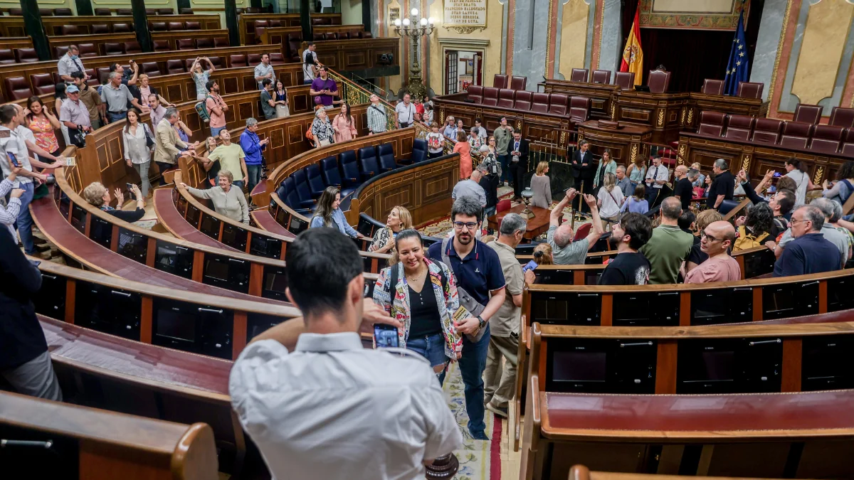 Los españoles, entre los que menos confianza tienen en poder influir en la política