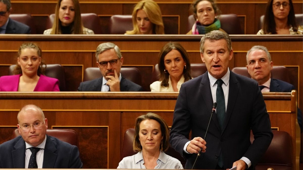 Feijóo ve el balance de Sánchez como «12 meses, 12 causas» con «paseillos» al juez