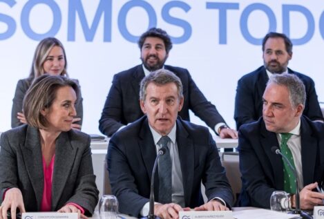 Feijóo acusa a Sánchez y al PSOE de «señalar» a jueces y de volver a «desenterrar» a Franco