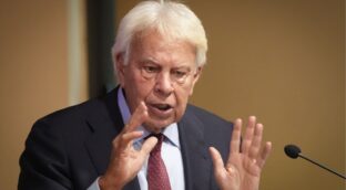 Felipe González ve «con preocupación» los casos judiciales que afectan al PSOE