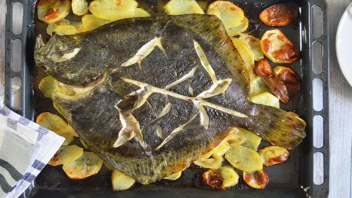 Rodaballo al horno patatas y salsa de trufa: (YouTube)