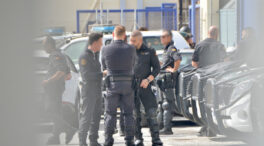 Multa a un guardia civil por quedarse una caja de dátiles incautada en la frontera de Ceuta