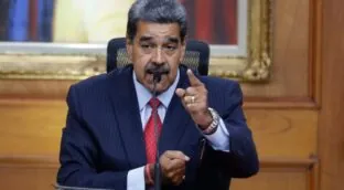 Maduro recibe las credenciales del embajador español en otro gesto con Sánchez