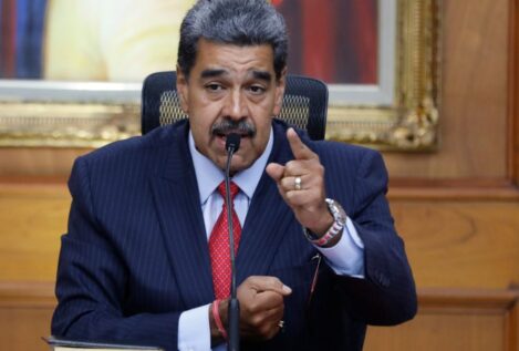 Maduro condecora a 21 funcionarios de Venezuela sancionados por Estados Unidos