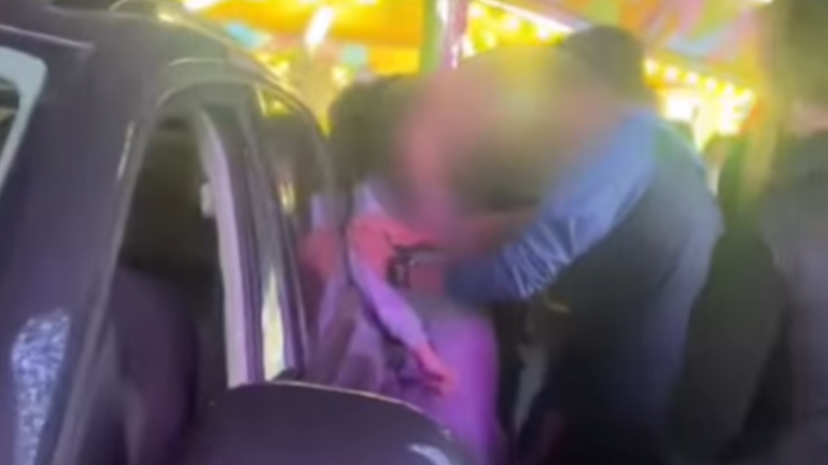 Denuncian a una conductora ebria que irrumpió con el coche en la feria navideña de Ibiza