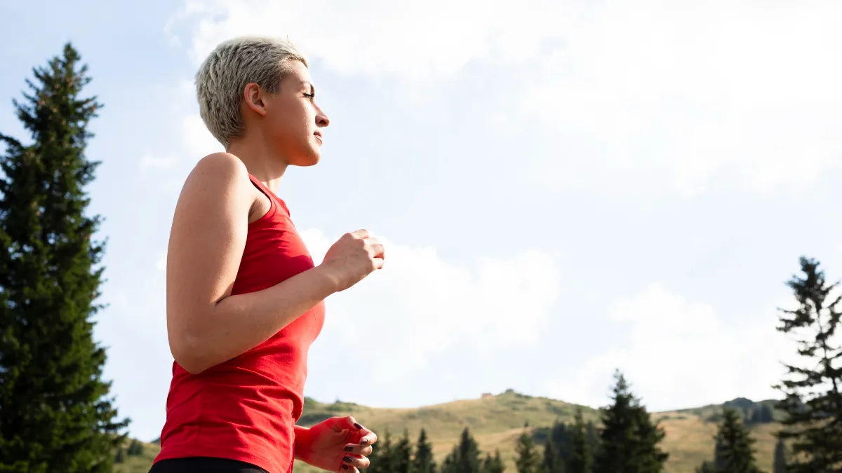 Power walking: qué es y cómo ponerte en mejor forma física caminando de forma diferente