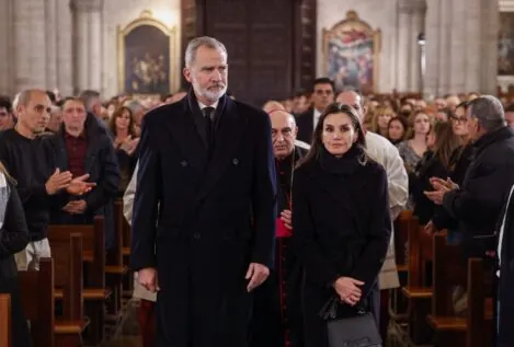 Los Reyes arropan a familiares de las víctimas de la DANA en la misa funeral de Valencia