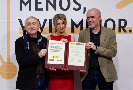 Díaz firma con CCOO y UGT la rebaja de la jornada: «Es un momento de altura histórica»