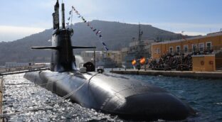 Robles fija con Navantia un nuevo calendario de entrega de submarinos S-80 tras las demoras