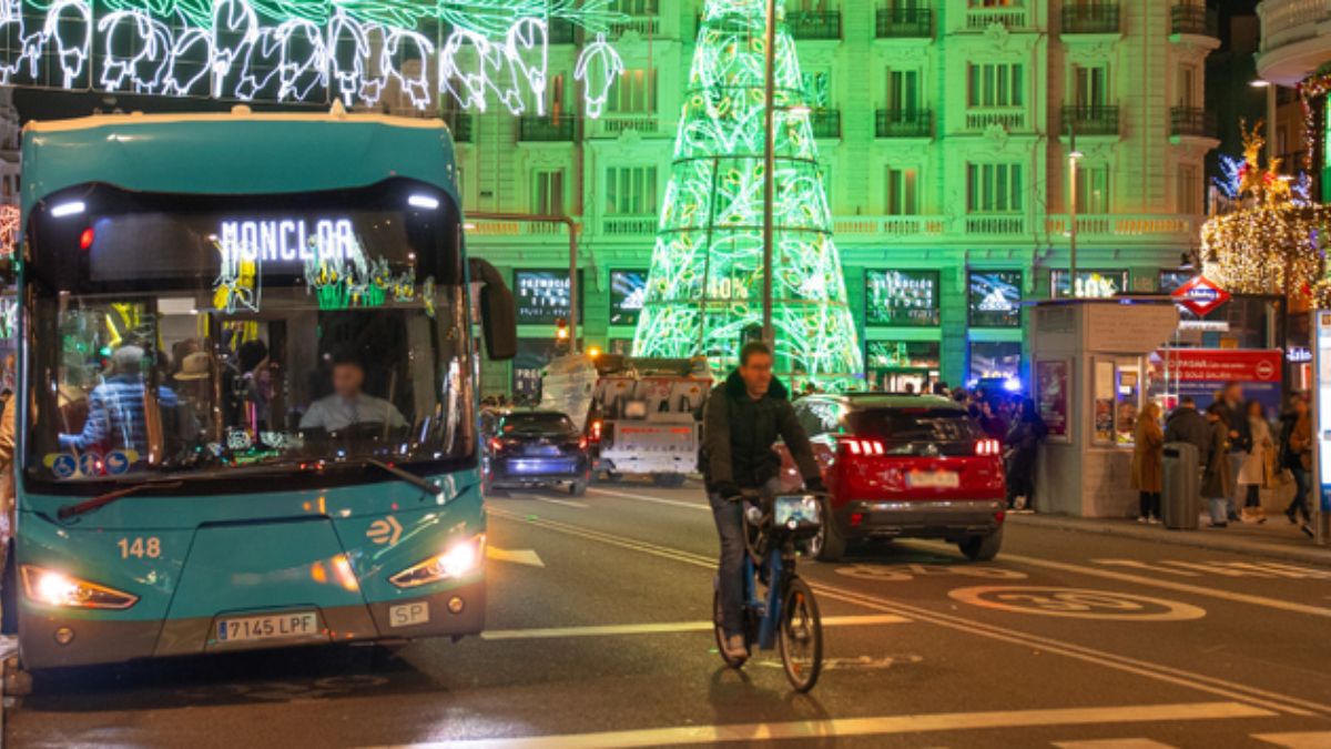 Pedro Sánchez anuncia que los descuentos en el transporte público se extenderán en 2025