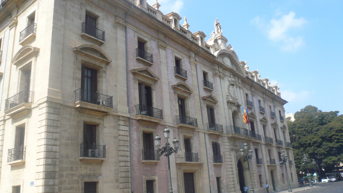 Condenan a un hombre por robar a una mujer tras engañarla fingiendo que se iban a casar