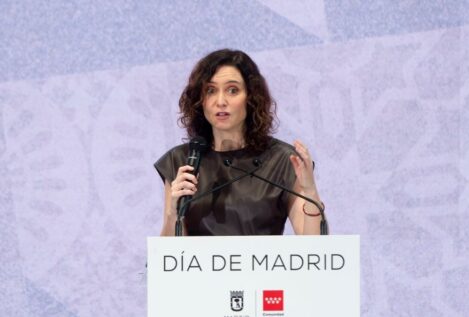 Ayuso pide al Gobierno «humildad» para hablar con el PP sobre pensiones y revalorizarlas ya