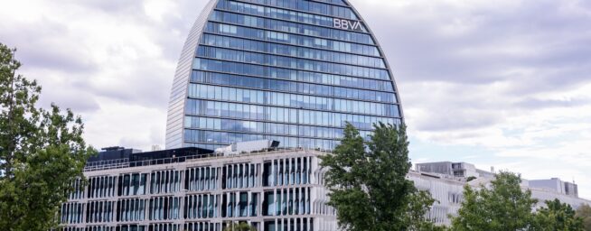 BBVA decide seguir adelante con la opa tras vender el Sabadell su filial británica