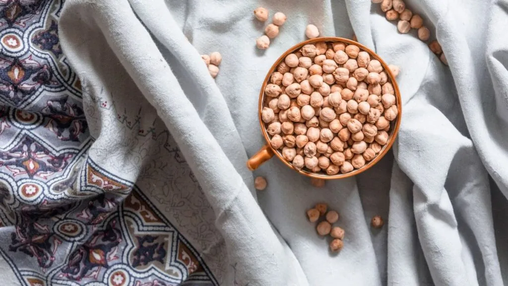 Garbanzos: (Canva)