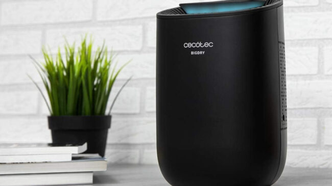 Este deshumidificador de Cecotec con 3 mil reseñas positivas en Amazon cuesta menos de 45€