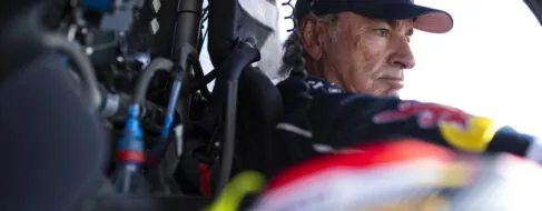 Carlos Sainz abandona el Rally Dakar 2025 tras volcar su coche en la etapa más dura