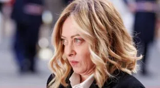 La Fiscalía italiana investiga a Meloni por repatriar a un policía libio buscado por La Haya