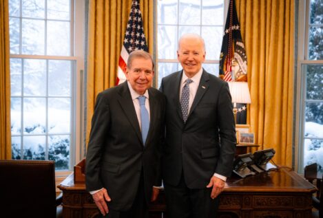 Edmundo González mantiene una «larga y cordial» reunión con Biden en Washington