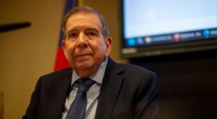 Edmundo González denuncia el secuestro de su yerno antes de su regreso a Venezuela