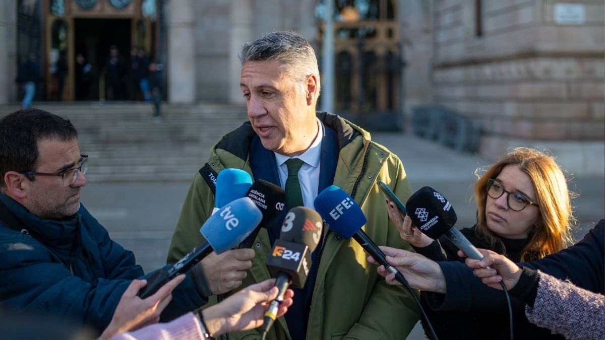 Albiol, absuelto por la instalación de antenas en la comisaría de la Guardia Urbana de Badalona