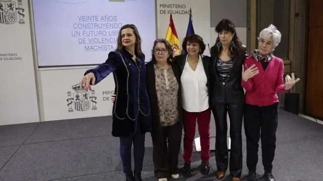 Igualdad contrata a feministas para dar clases de perspectiva de género a los jóvenes gitanos